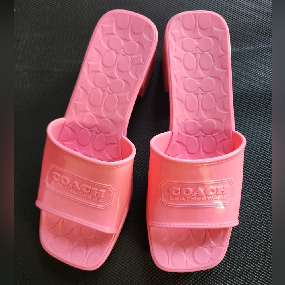 Pink Coach Womens Scarlett Petunia Rubber Heels Size 8 (C8998) Excellent conditi
